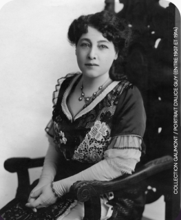 Portrait en noir et blanc d'Alice Guy